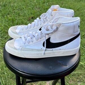 Nike blazer mis 77 trainers